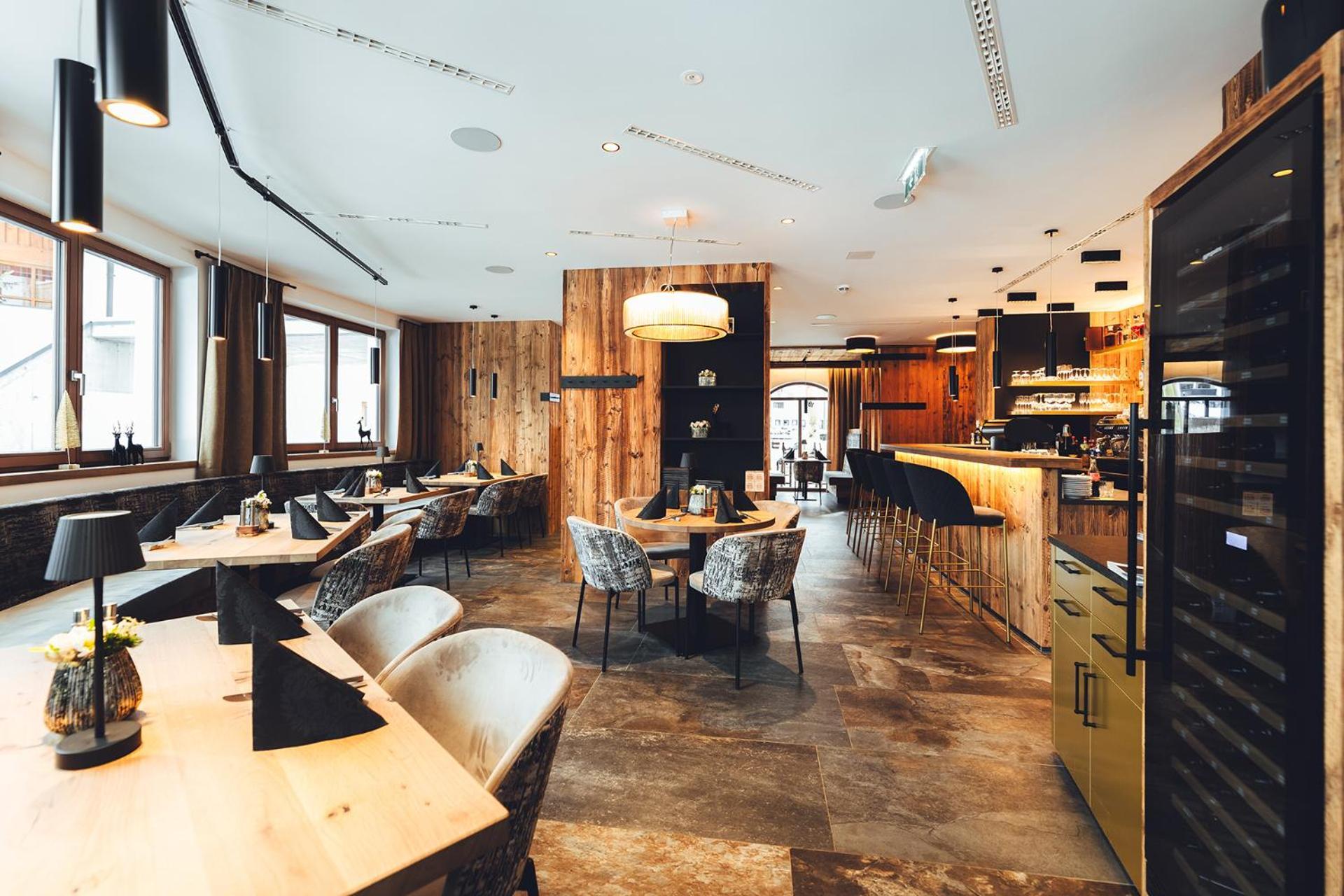 Burgstadl Aparthotel & Restaurant Ladis Extérieur photo